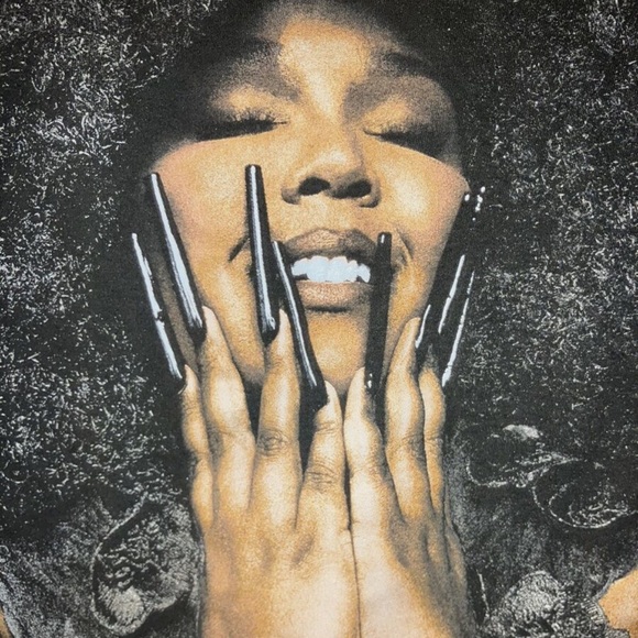 LIZZO Graphic T-Shirt Medium Black Pop Hip-Hop RnB Music Tee Entertainment - Picture 4 of 4